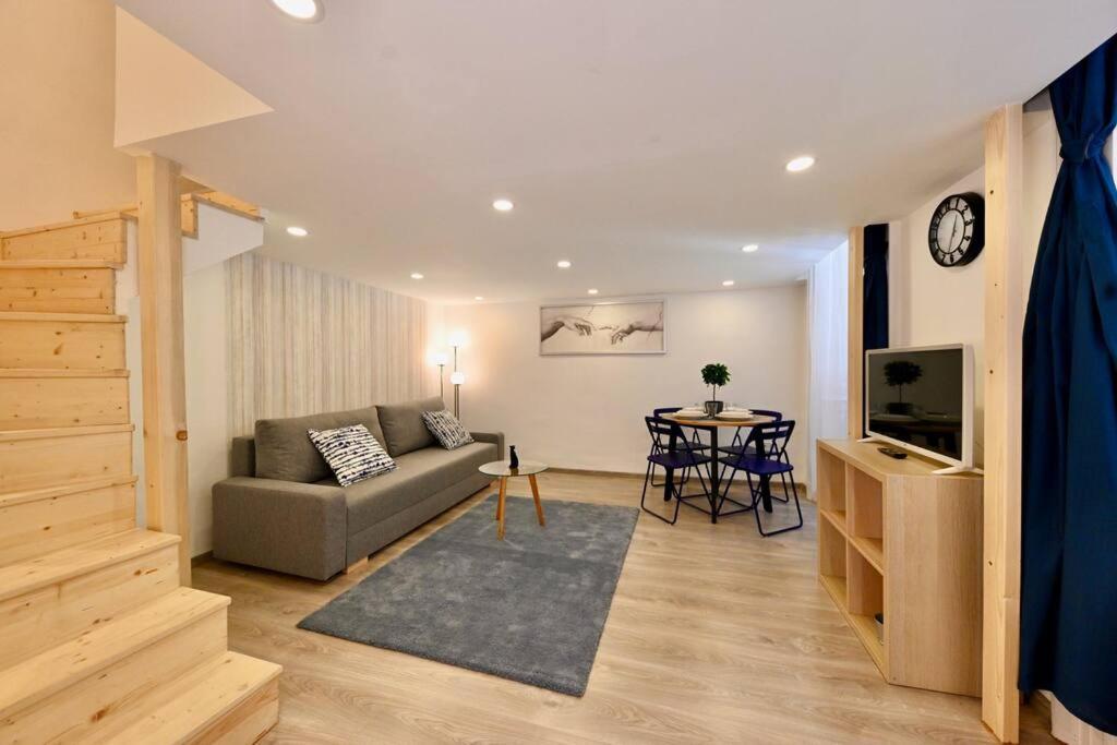 Cute Gallery Flat In Kiraly Street * Budapest