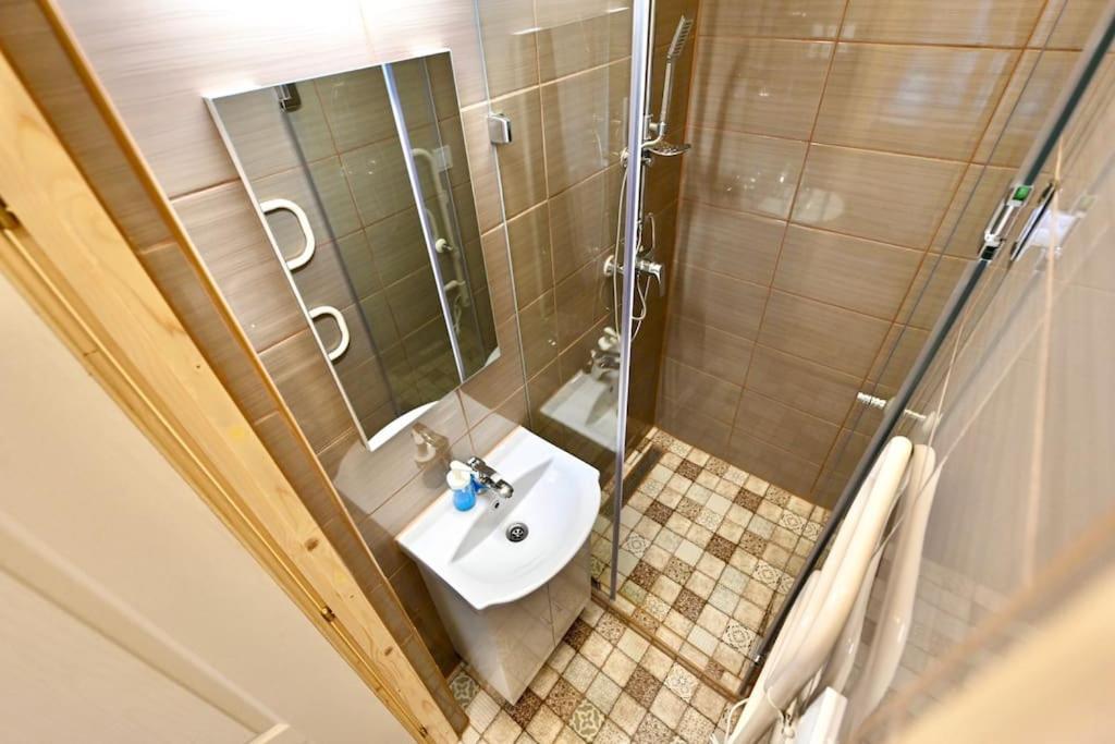 Cute Gallery Flat In Kiraly Street Apartment *