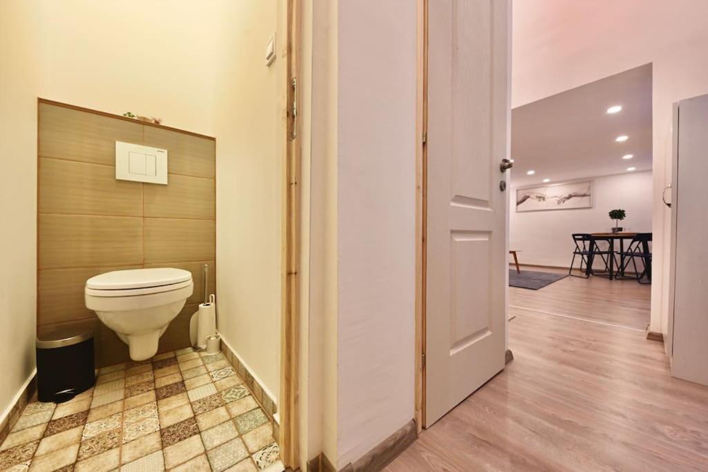 Apartment Cute Gallery Flat In Kiraly Street *