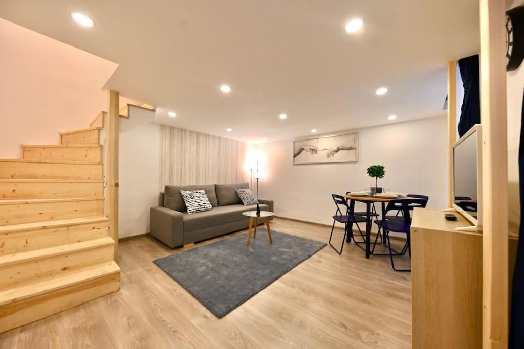 Cute Gallery Flat In Kiraly Street