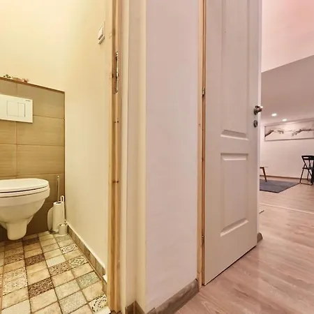 Cute Gallery Flat In Kiraly Street Budapest Exterior photo
